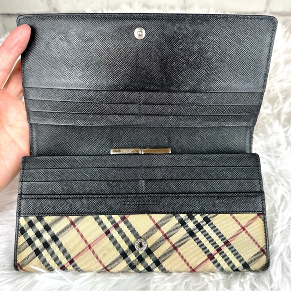 Burberry long wallet *READ* - Picture 8 of 15